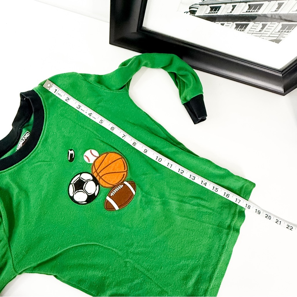 Boys Kirkland Signature Pajama Set Size 8 Green Sports Print Cotton PJs - Picture 5 of 7